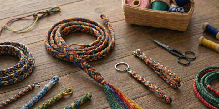 Japanische Alltagskunst: Kumihimo – mit Karen Zerna