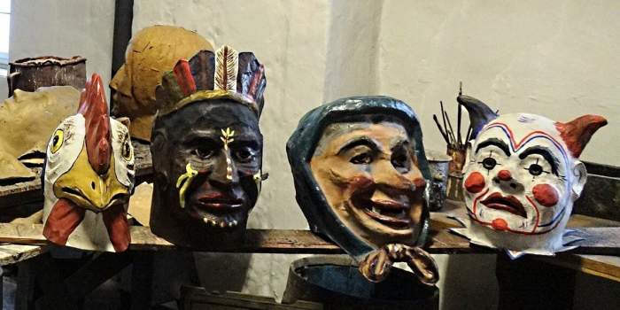 Interner Verweis: Historische Werkstätten: Maskenmacher, Glasbläser, Holzspielzeugmacher